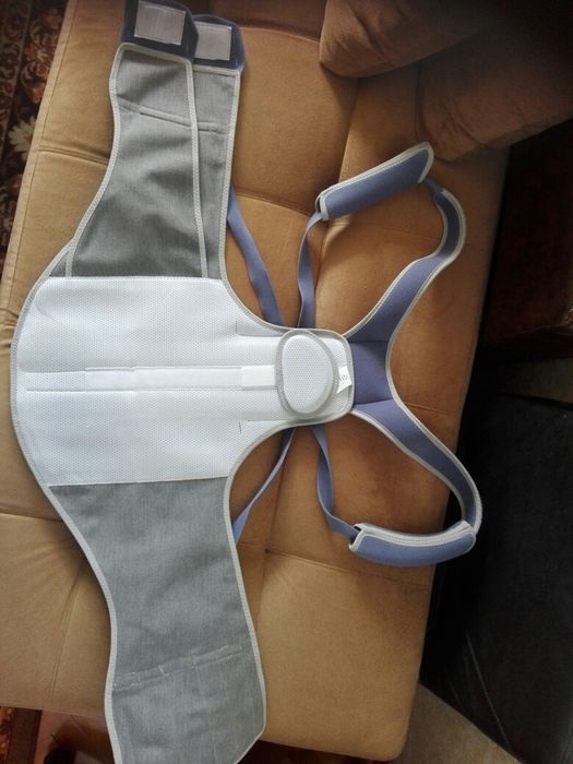 Продавам медицински колан