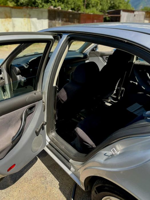Seat leon 1.4 2000 г.