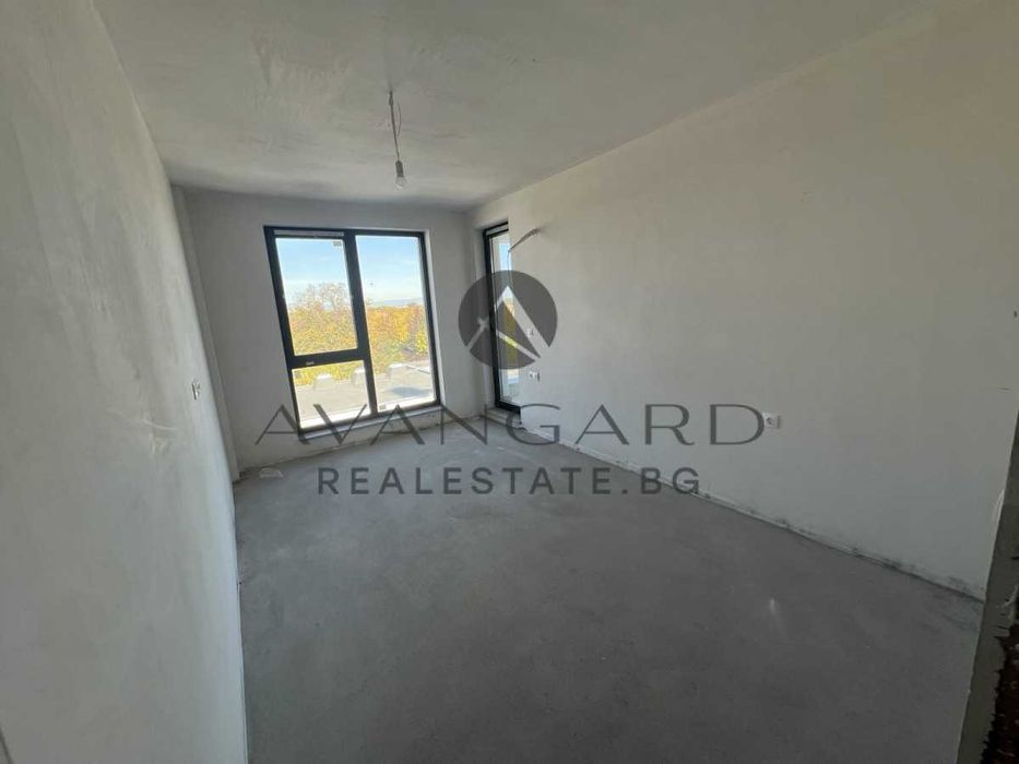 оф.21529 Тристаен апартамент / Кършияка