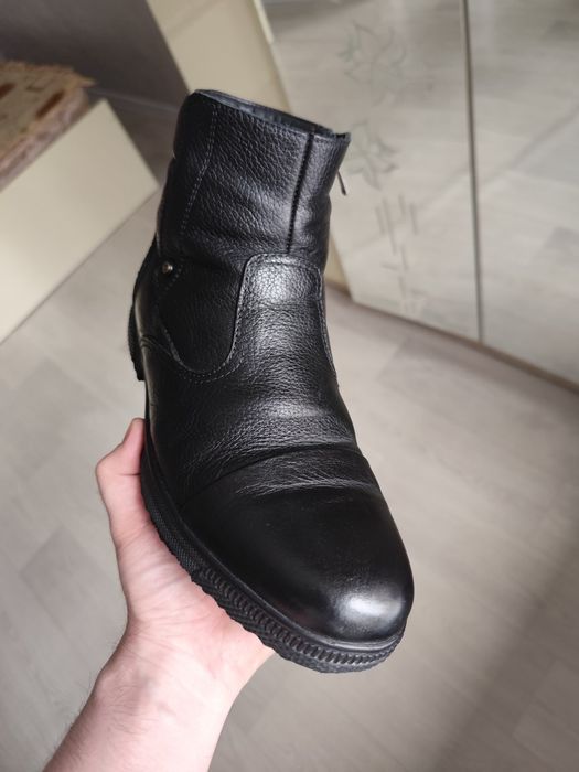 Продам зимнию обувь