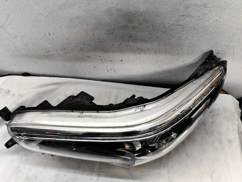 Оригинален фар Тойота  Toyota Hilux Led