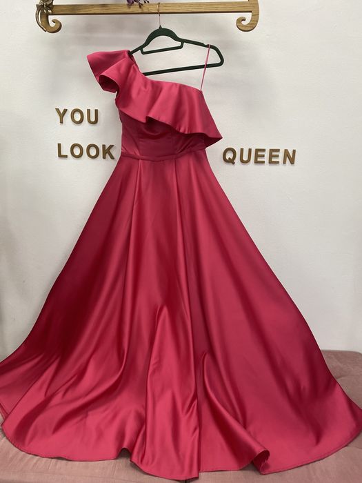 Коктейлна рокля /бална