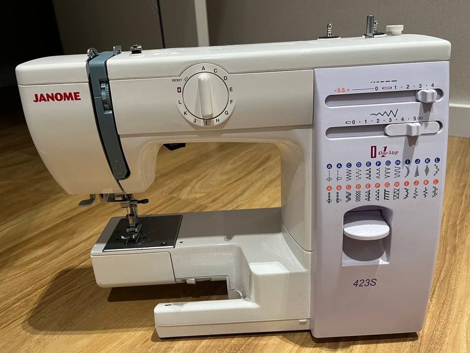 Тикув мошина сотилади срочна йенги