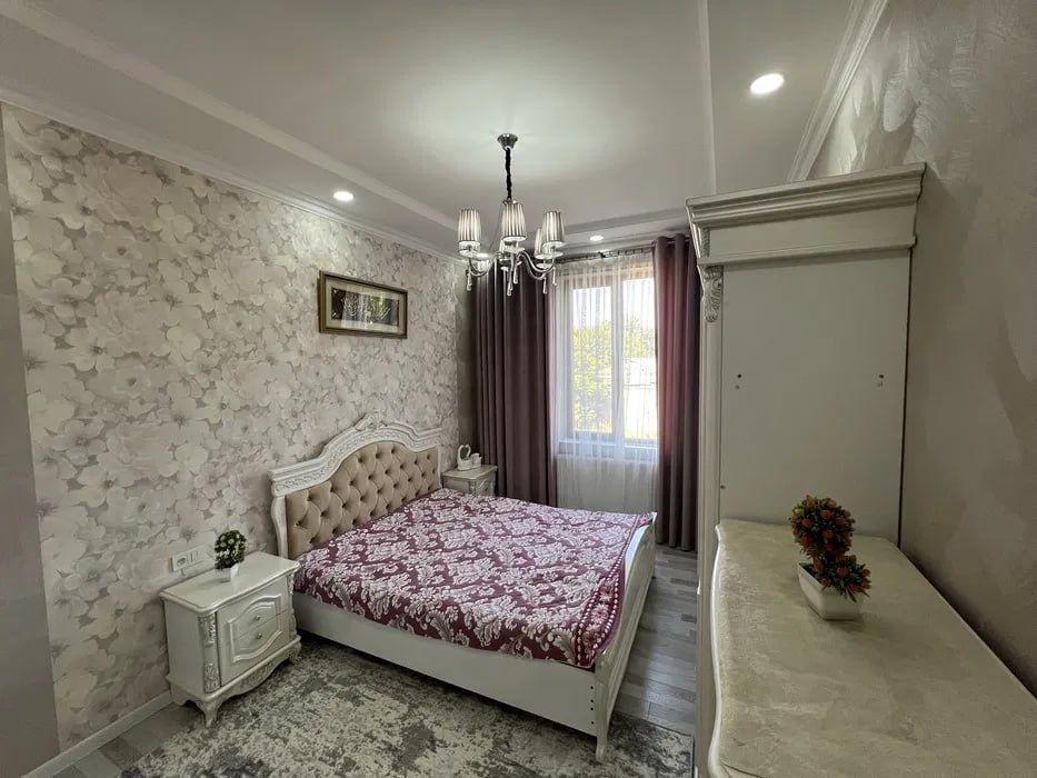 Сдаётся кв ор-р Чайхана Салом 3/3/5 ул Буюк Ипак Йули