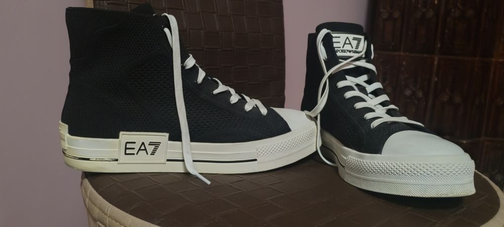 Adidași Emporio Armani noi