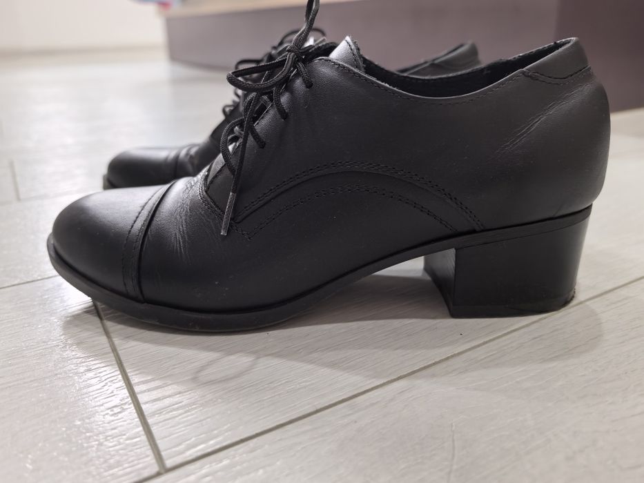 Дамски кожени обувки