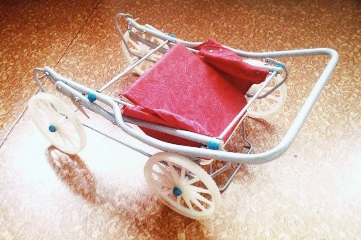 Коляска для кукол