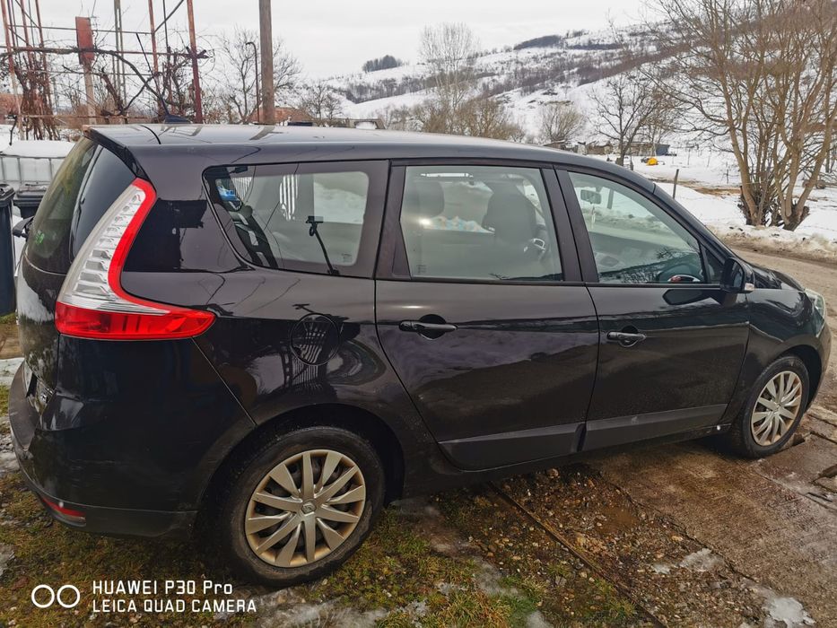Vând Renault Grand Scenic
