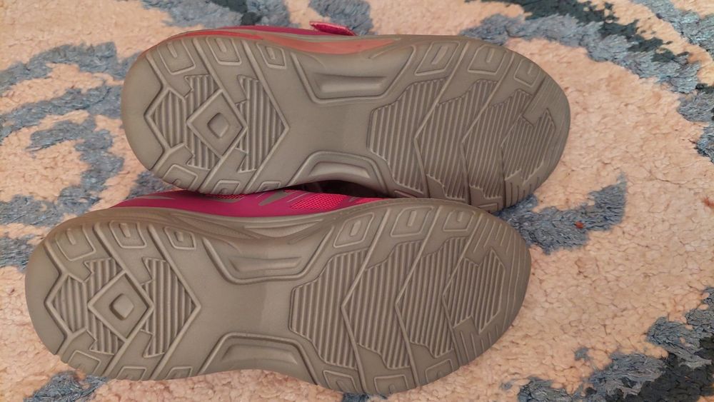 Маратонки за момиче - светещи 29 размер