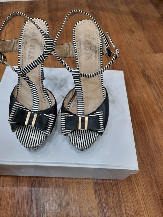 Женские туфли    .