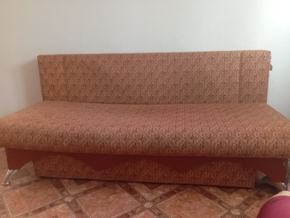 Продам диван недорого