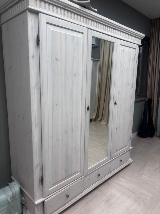 Продам спальный гарнитур