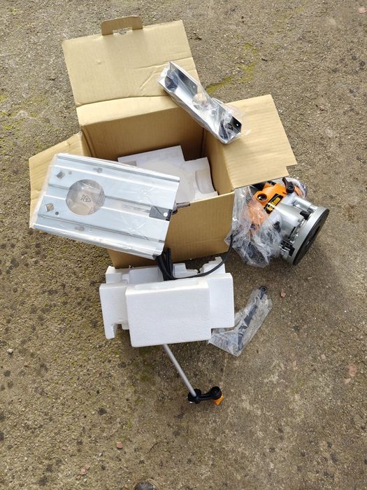 Oberfreza, freza manuala Triton