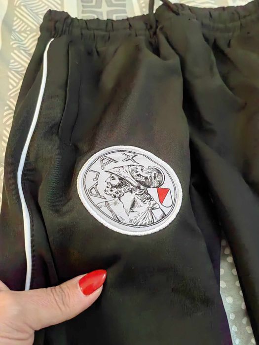 ТОП! Адидас Аякс Подаръчен Футболен анцунг екип за фенове!!