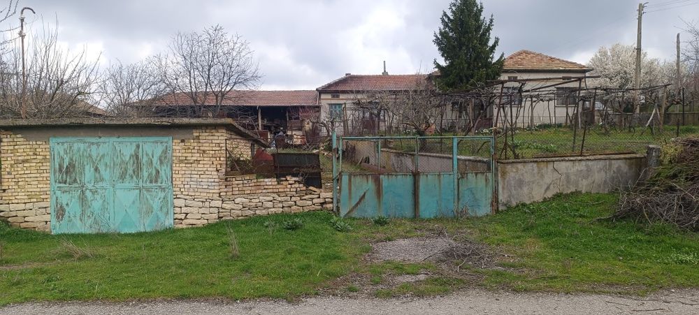 Селски имот къща!