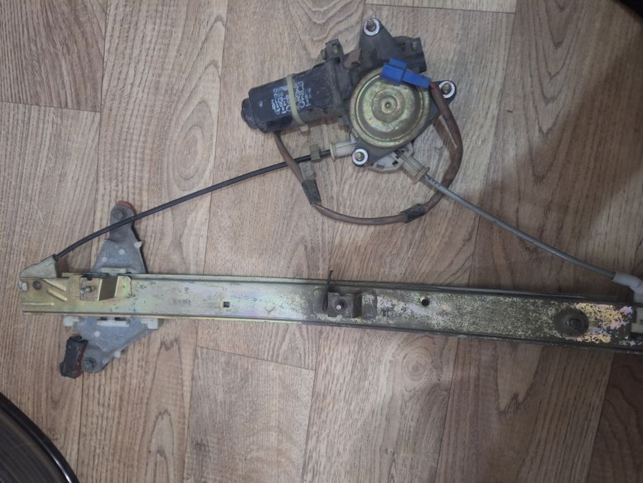 Продам запчасти Авалон кузов 10