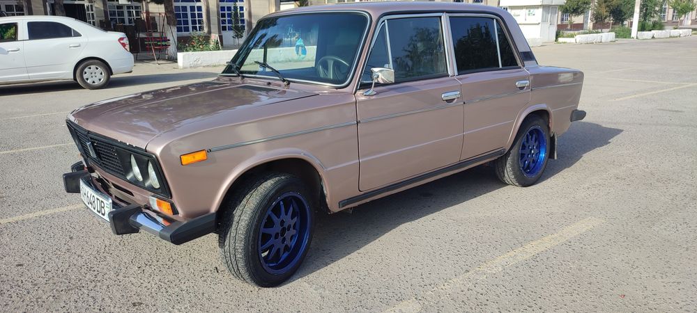 Срочно продам ВАЗ 2106 в отличном состоянии год 2000 без расходов.