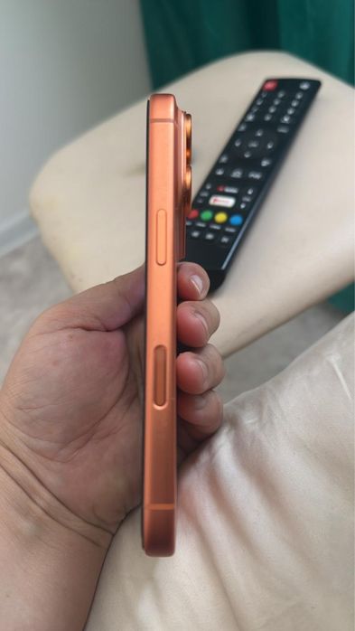 Продам Айфон 17про 256гб