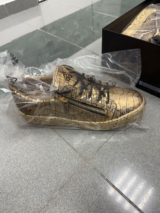 Обувки Giuseppe Zanotti gold 43 номер