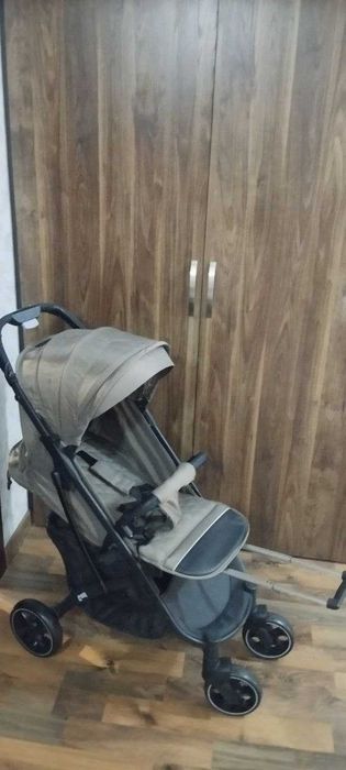 Коляска прогулочная детская всесезонная