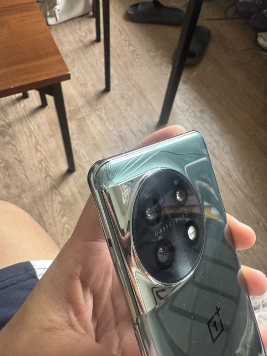 Продам OnePlus 11 5G 12/256gb