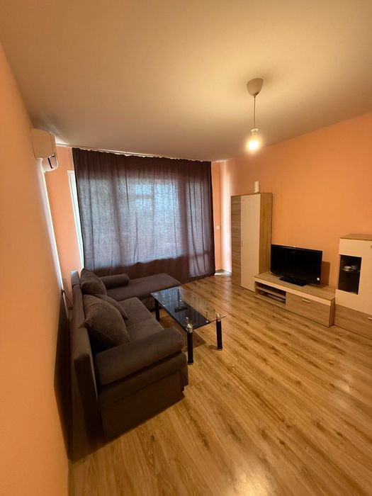 Дава се под наем Тристаен апартамент в Варна, Център - 75 кв.м за 408 € - Снимка #1