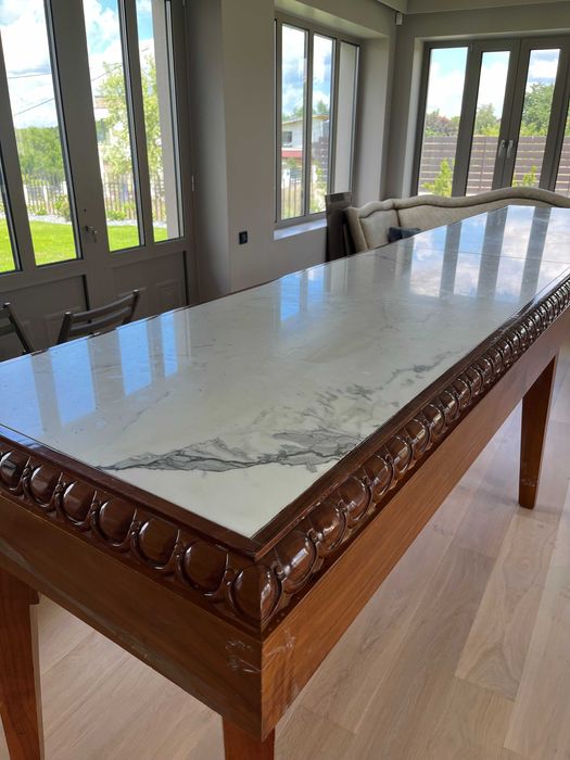 Masă tip bar, lemn de cireș sculptat cu suprafață de marmură
