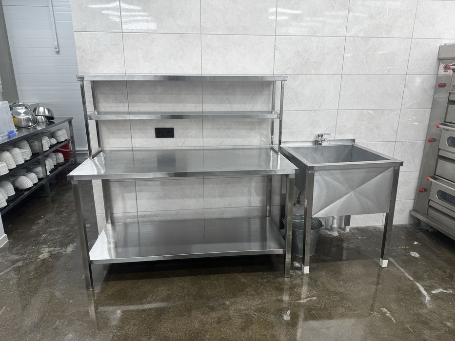 Стол из нержавещей стали