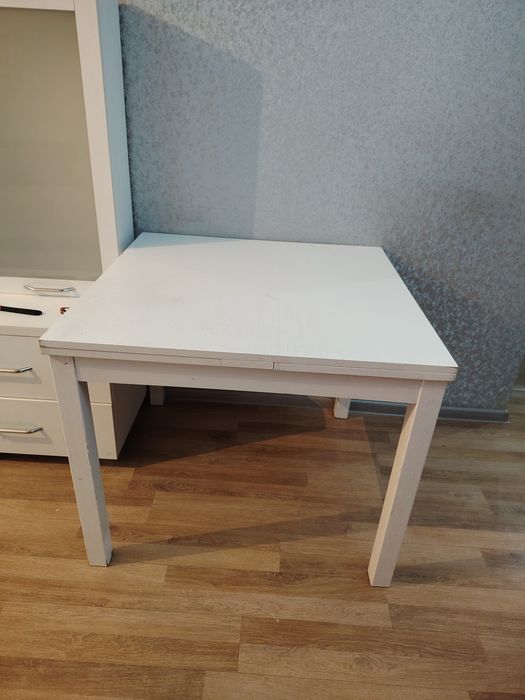 Стол икеа бьюрста 90*90