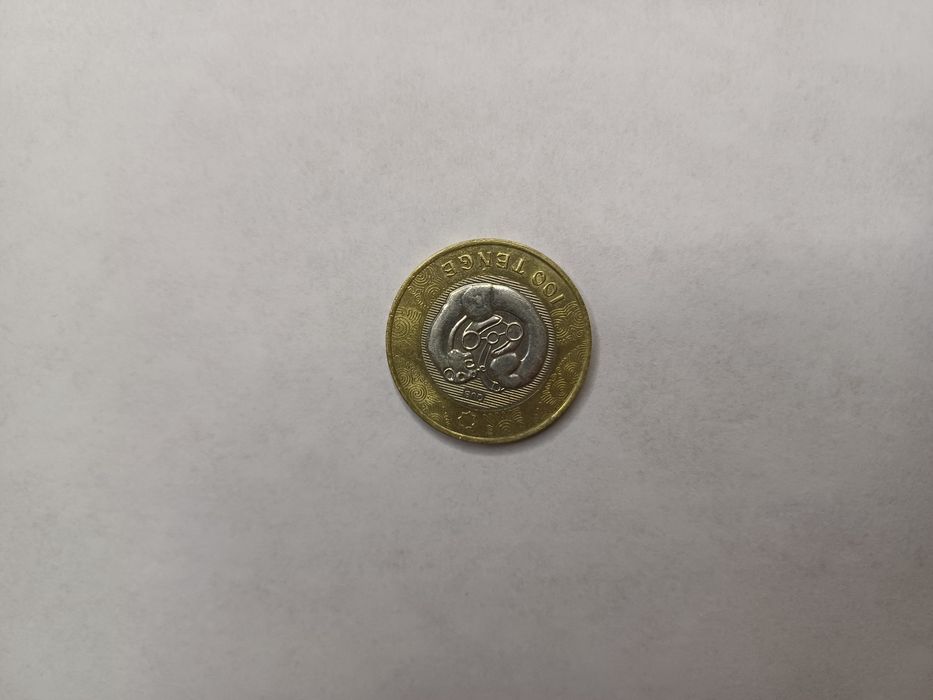 Продам монеты номиналом 100 тенге