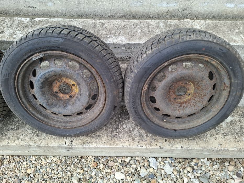 Jenți tabla cu anvelope iarna marca "Fortune" M+ S 205/55/16