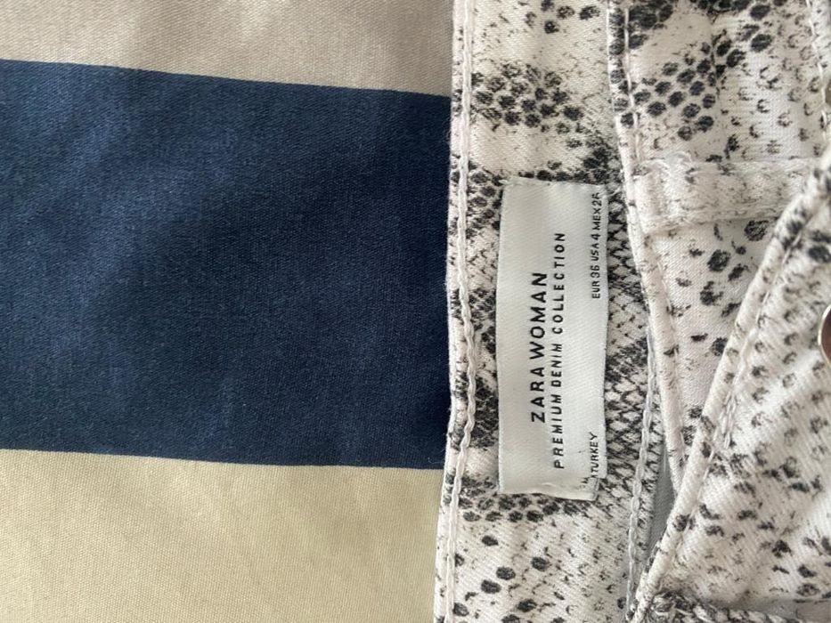 Pantaloni Zara model snake