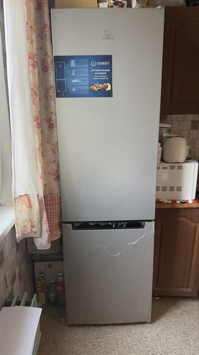 Холодильник с морозильником