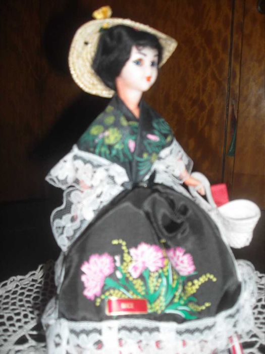 колекционерска френска кукла от региона на Ница