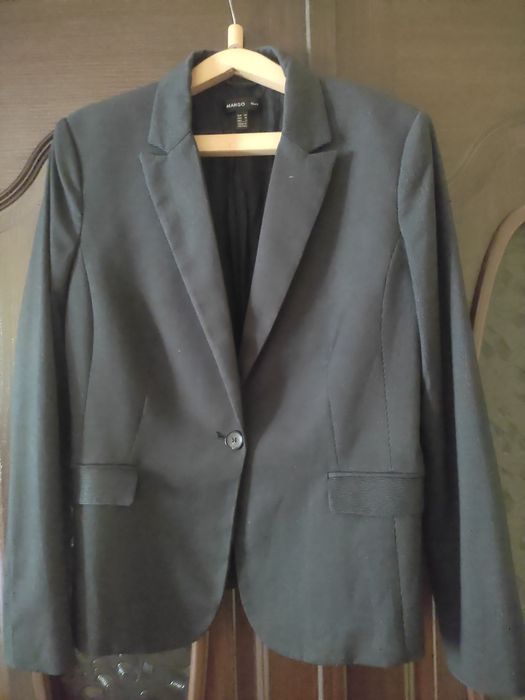 Продаю пиджаки и