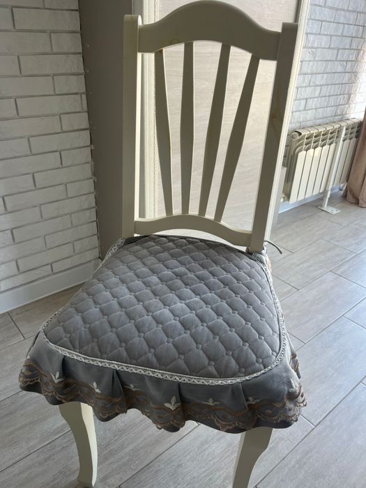 Продам стулья в количестве 6 шт.