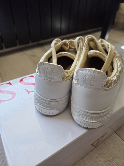 Дамски кецове Guess с рафия