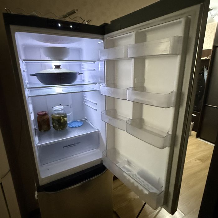 Продам холодильник