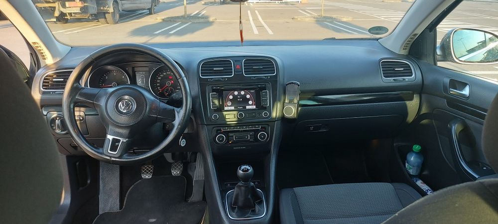 VW Golf 6 Variant 2011 | 1.6 TDI | Comfortline+ | Park Assist | Distribuție și Revizie Recente | Proprietar