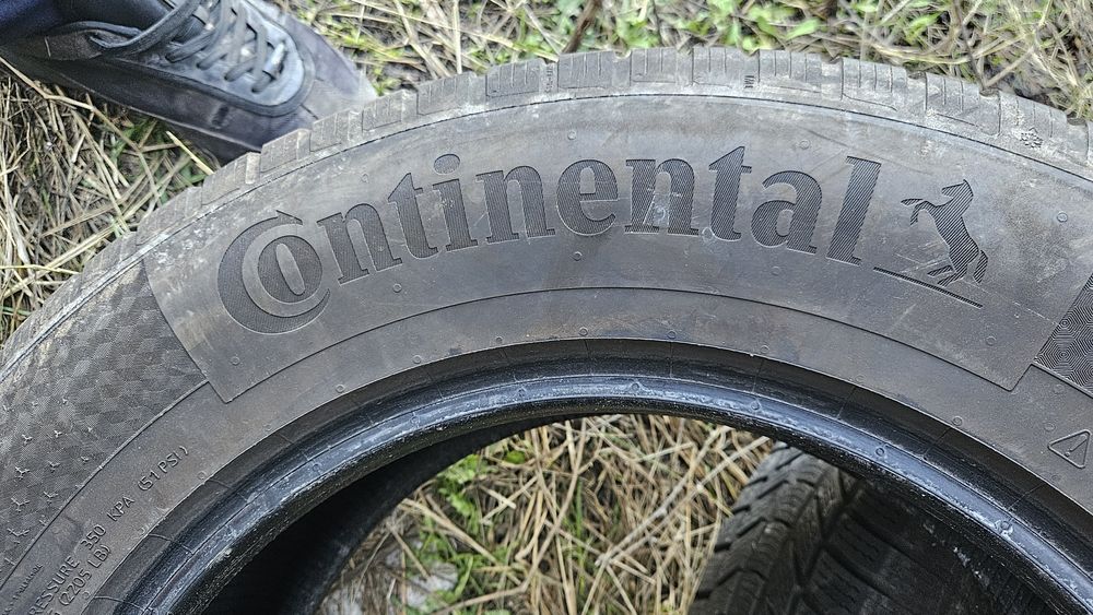 2бр гуми 235 65 17 дот 23 континентал