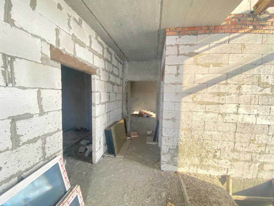 Срочно!!! Продам дом в три уровня.