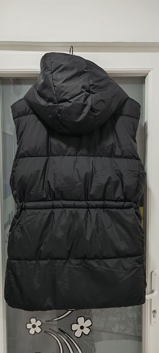 Vestă puffer matlasată cu glugă mărimea L
