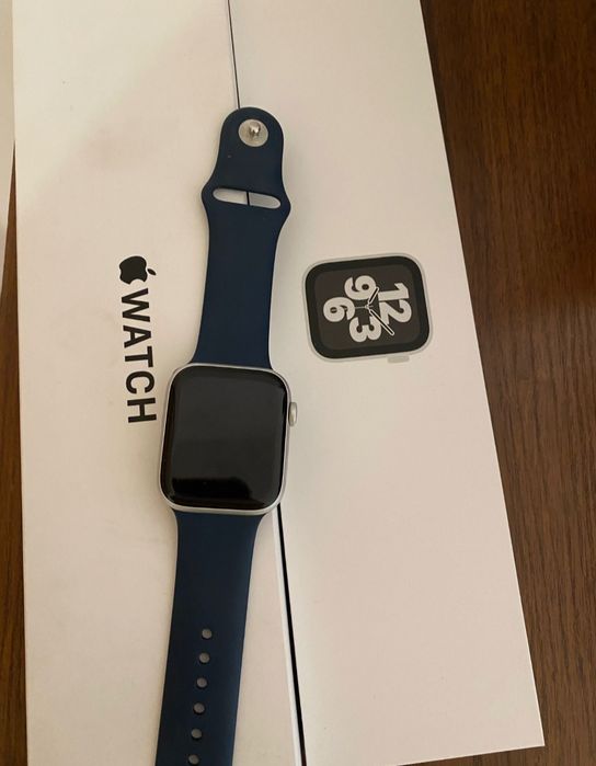 Продам часы Apple watch 2 se 44m