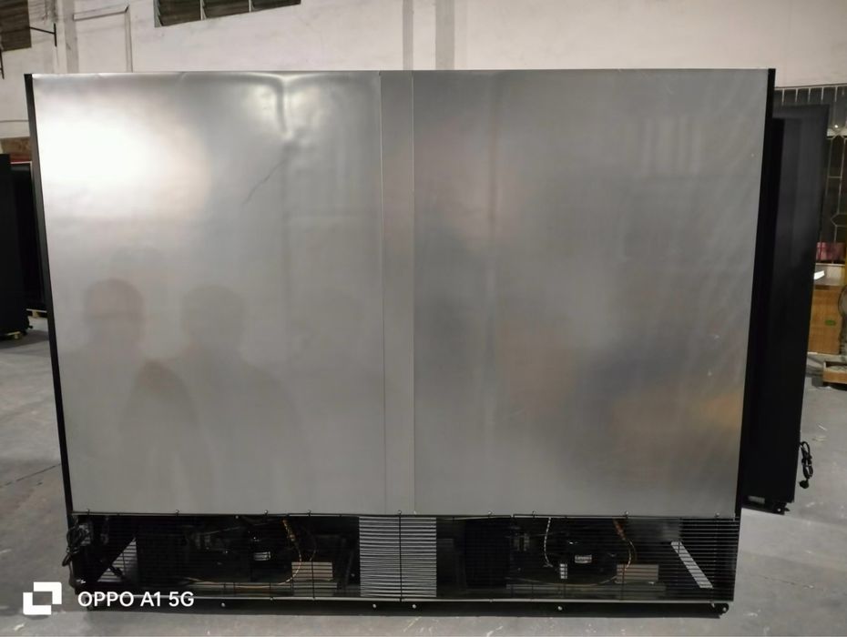 Vitrina frigorifica verticala cu 6 usi pentru bauturi si alimente 3,2m