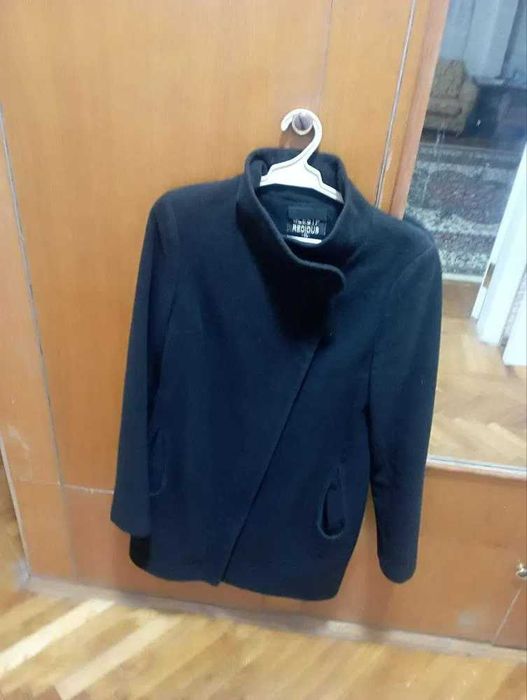 Продается   подростковое  пальто б/у хорошего качества кашемир