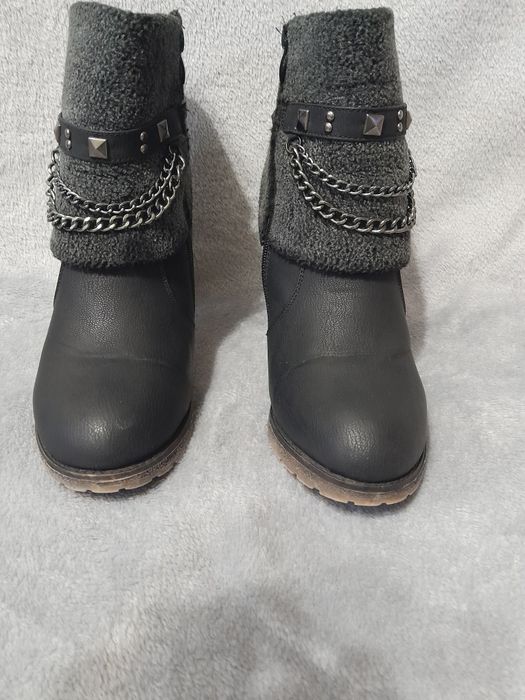 Дамски ботуши на висок ток