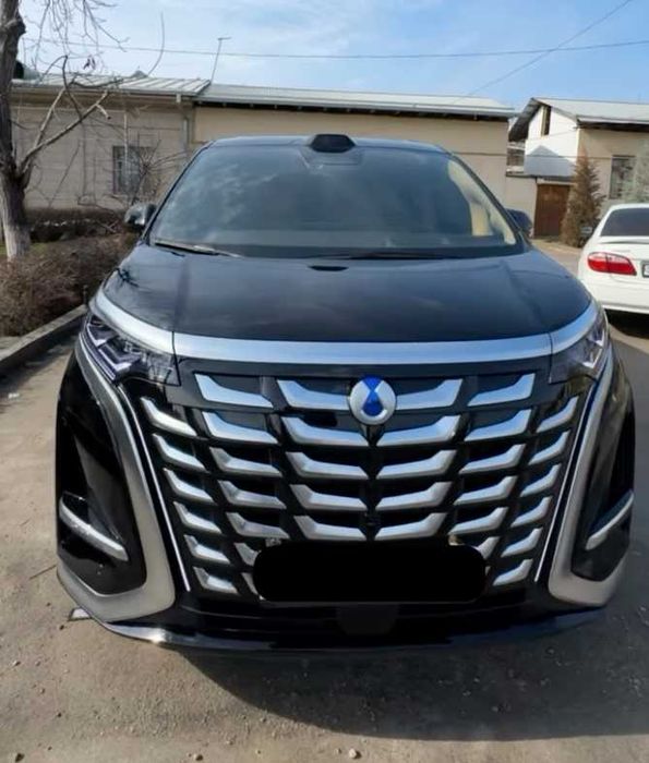 Denza D9 2025г Hybrid! Черный! 5 тыс км пробега! Чистая!