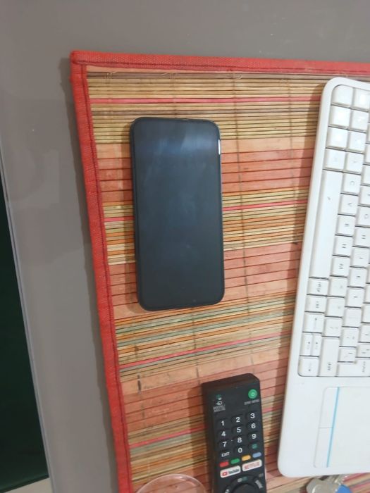 Vand iPhone 14 fara defecte, usoare urme de uzura