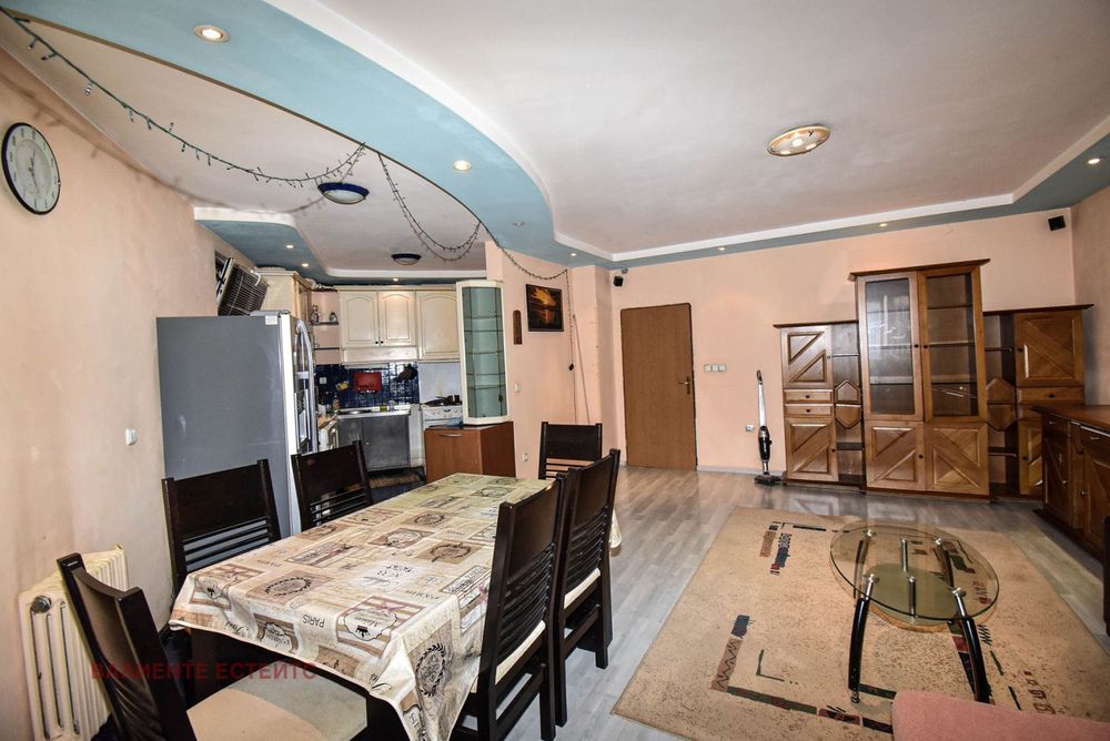 Дава се под наем Тристаен апартамент в София, Стрелбище - 96 кв.м за 597.21 € - Снимка #3