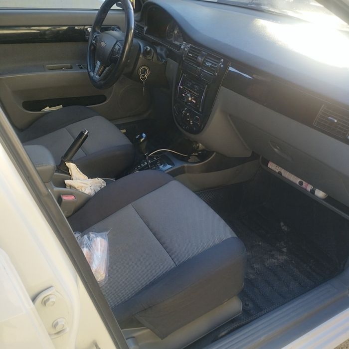 Lasetti 1.6 sotiladi gazda